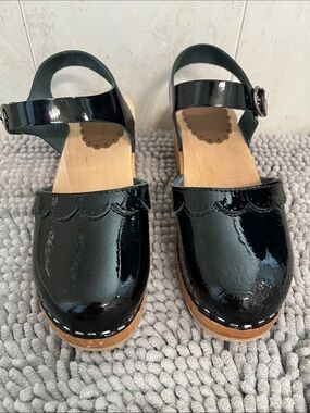 Hanna Andersson Black Patent Leather Clog - 36
